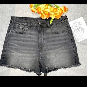 American Eagle woman’s shorts